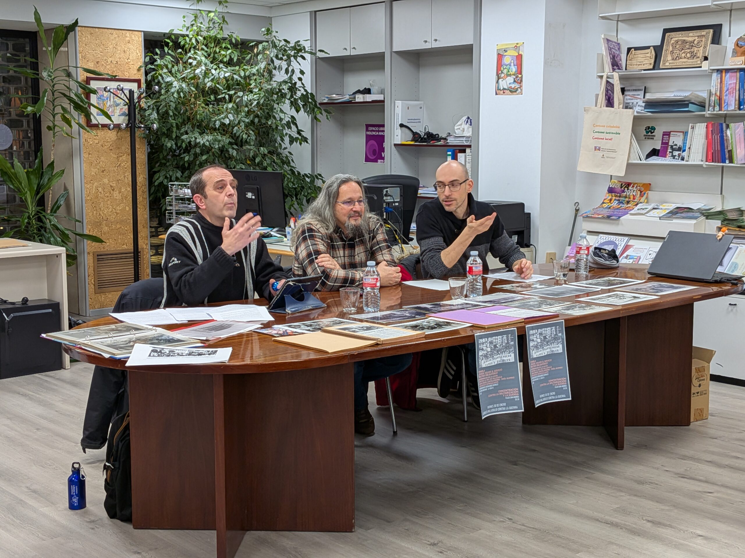 Video de la charla » “¿PUEDE VOLVER EL SERVICIO MILITAR OBLIGATORIO? – EXPERIENCIAS DE LA LUCHA CONTRA LA MILI EN VALLADOLID”